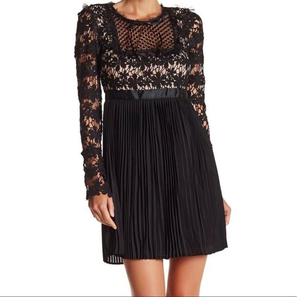 Romeo & Juliet Couture Dresses & Skirts - -Romeo and Juliet Couture Dress NWT M